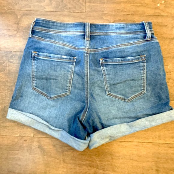 Reitmans Denim Shorts with Rolled Cuffs and Rip Details - Picture 4 of 7